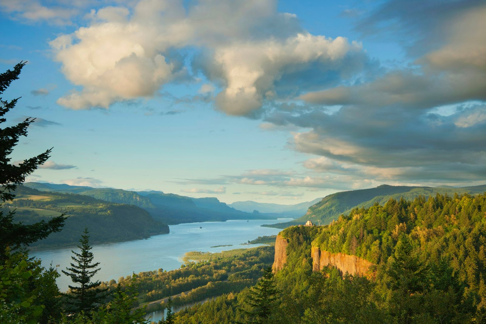 Columbia River and Hills in Oregon in Late Afternoon Light